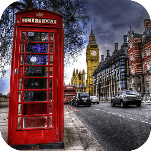 Rode telefooncel op een Londense straat dichtbij de Big Ben